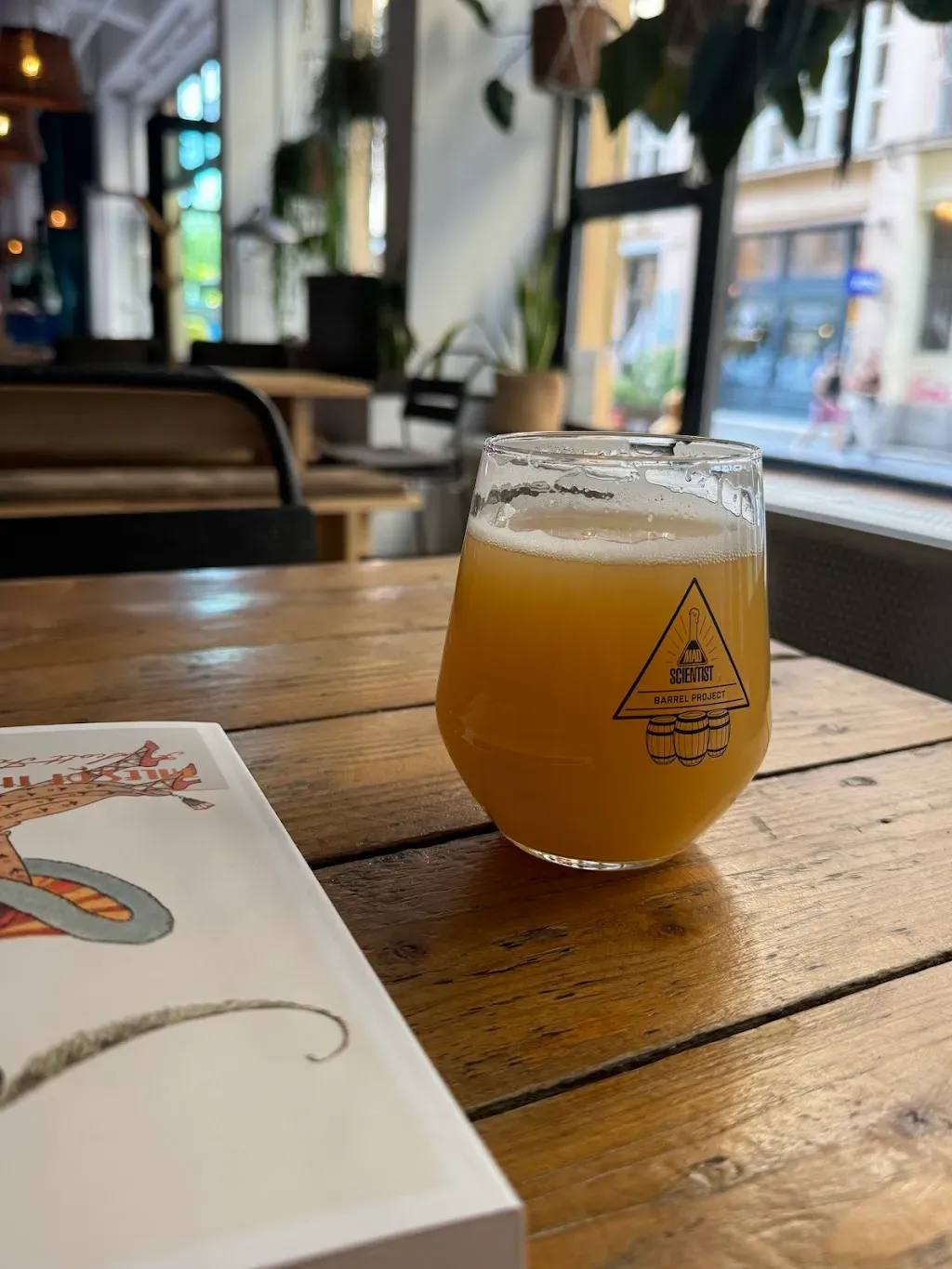 MADHOUSE Bistro & Craft Beer Bar
