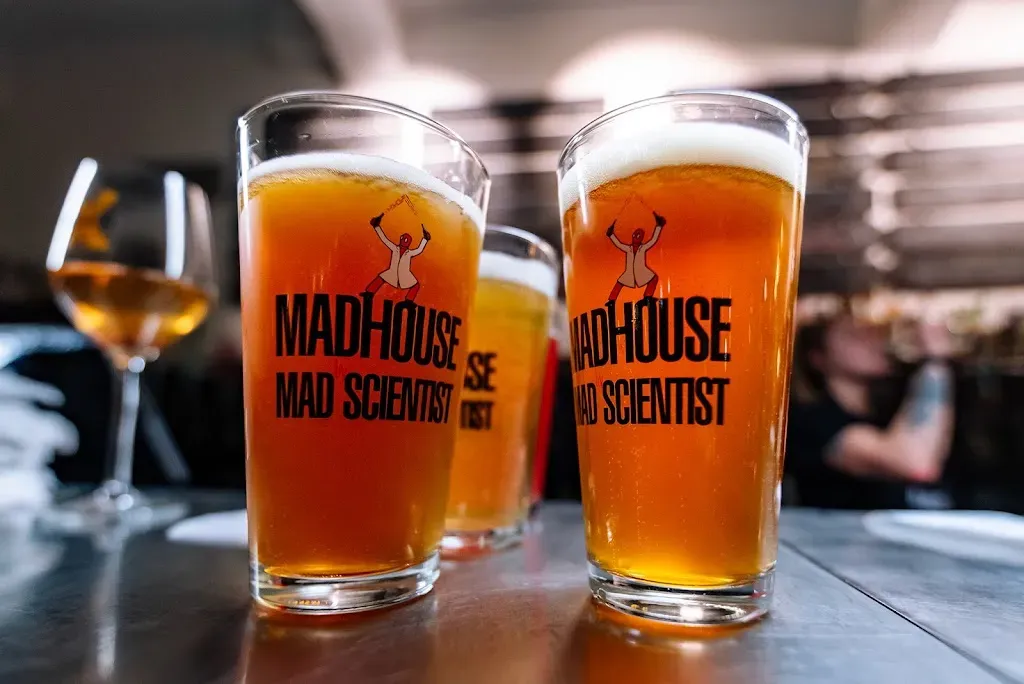 MADHOUSE Bistro & Craft Beer Bar
