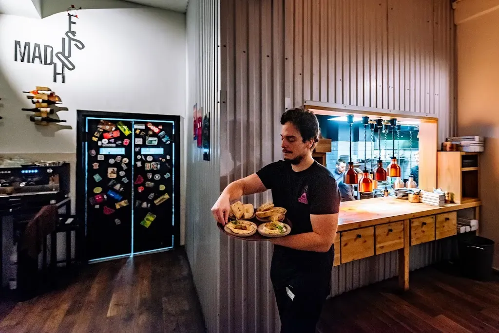 MADHOUSE Bistro & Craft Beer Bar