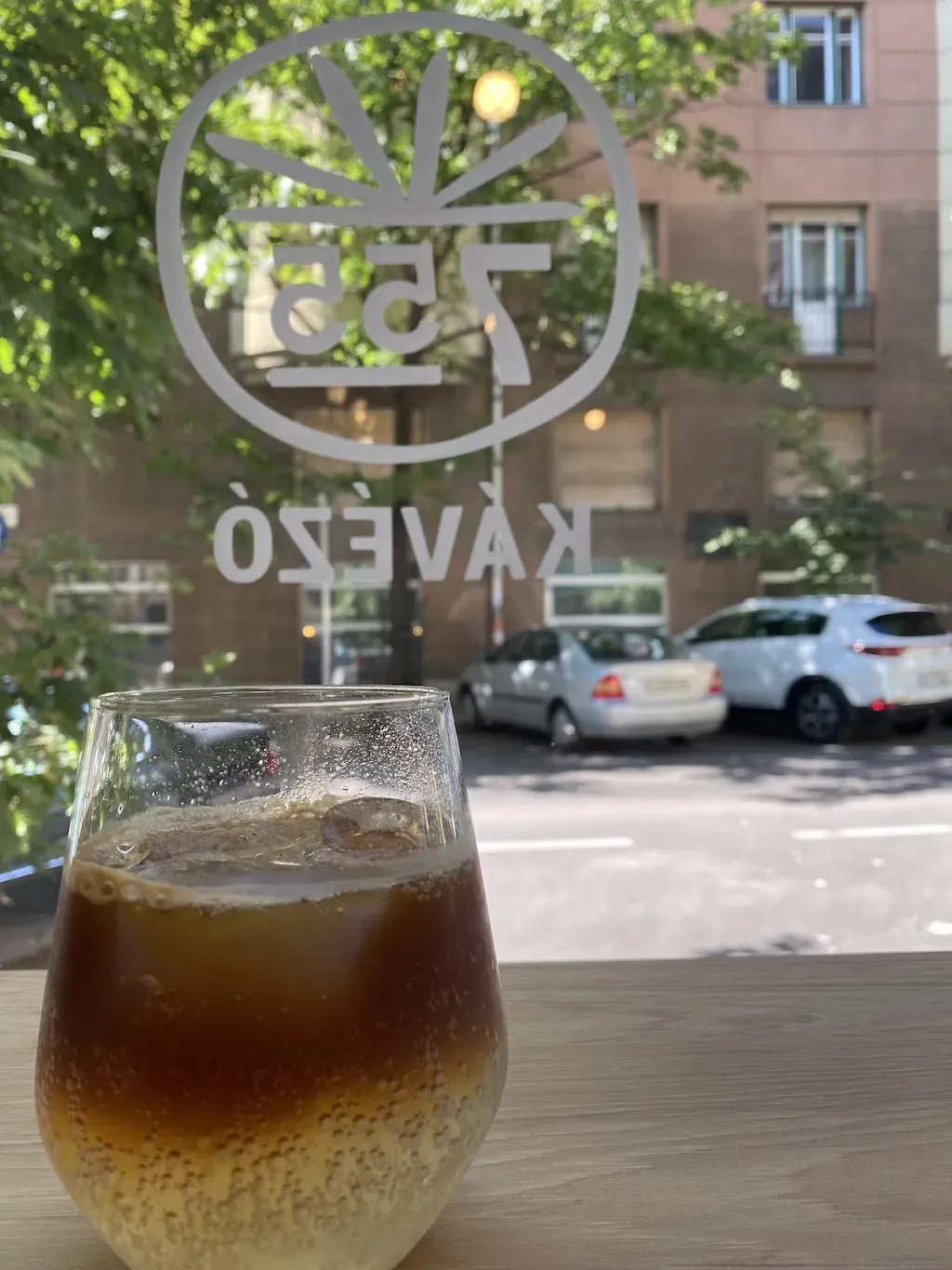 755 Kávézó