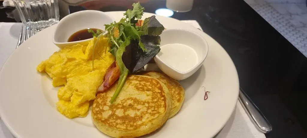 Anri Restaurant & Grill & Free Parking
