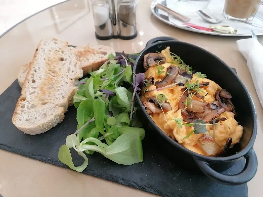 Asterisk, Restaurant & Gallery
