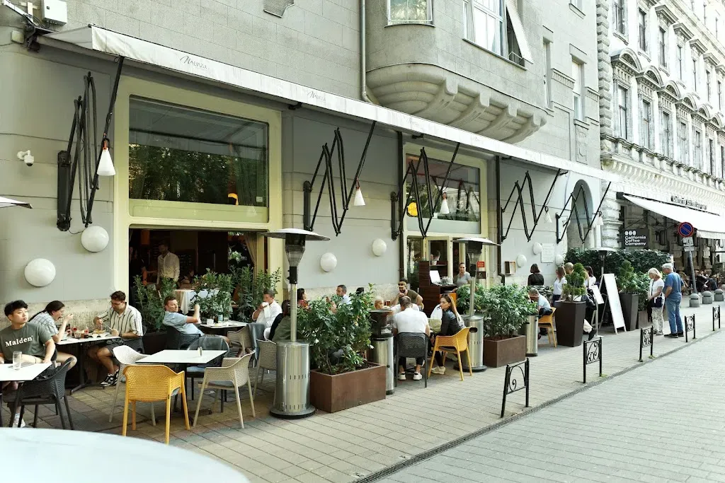Menza Étterem és Kávézó