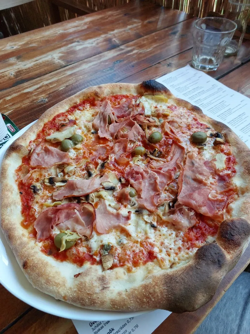 Black Dog Pub Terasz & Pizzéria