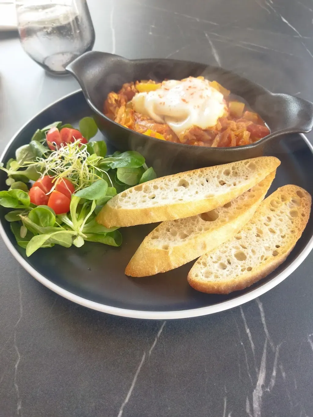 Noam’s Bistro