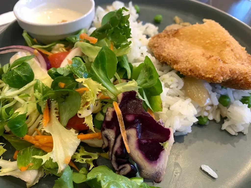 Noam’s Bistro