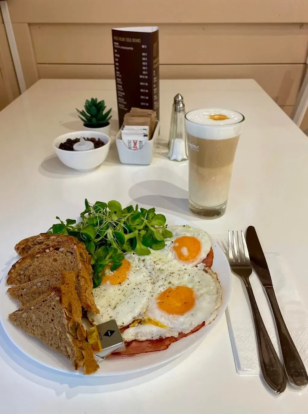 Cafe INjoy reggeliző étterem és kávézó