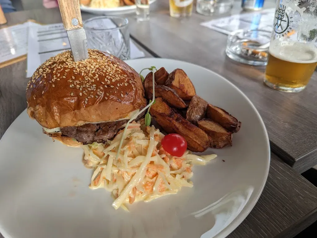 Jónás Craft Beer & Food