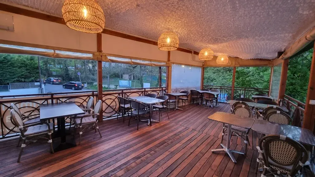 Crumbie Bistro