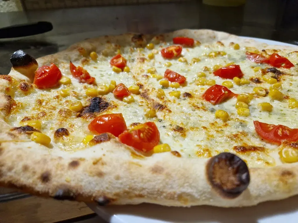 Lustamacska Pizza Budapest