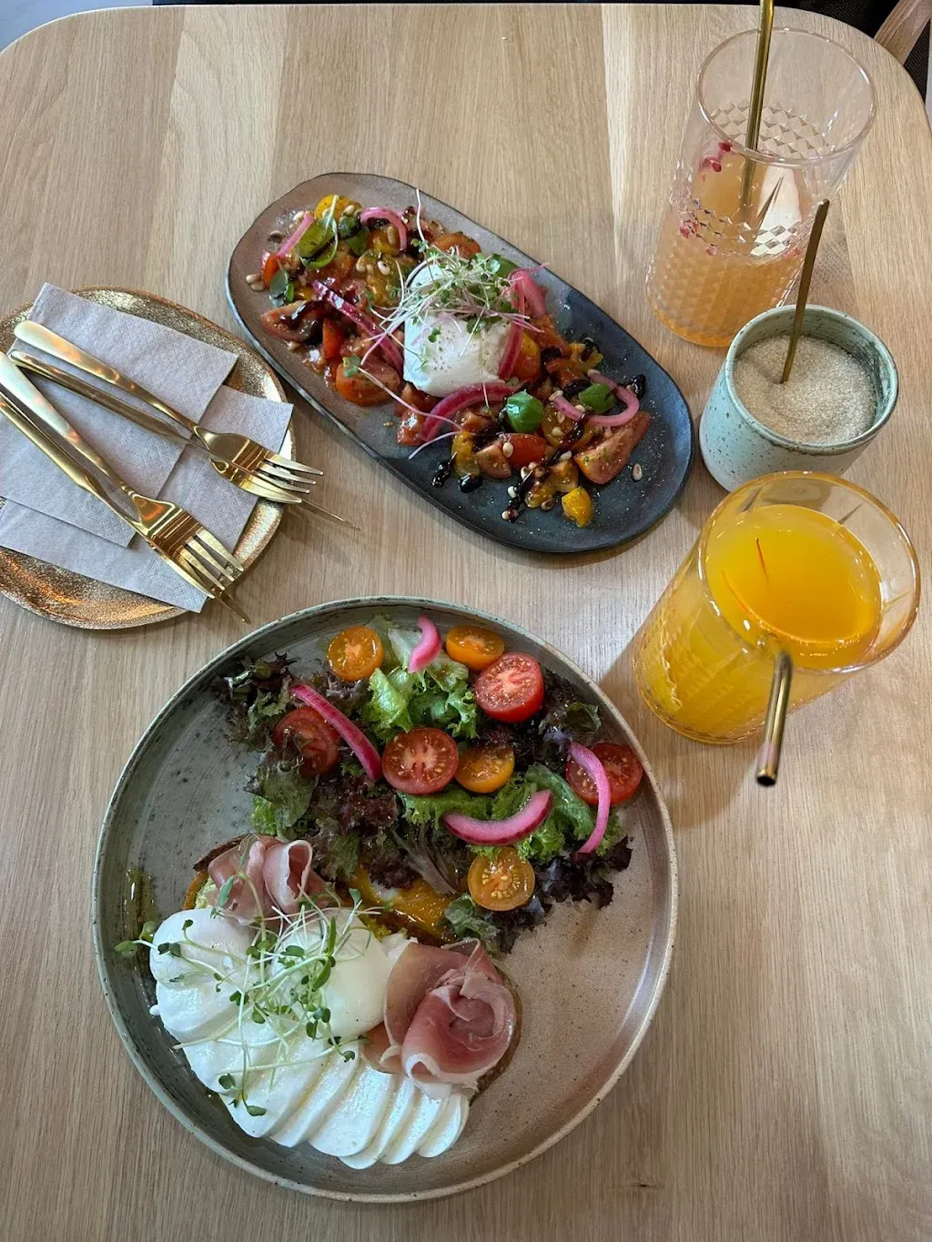 Bomiz Deli