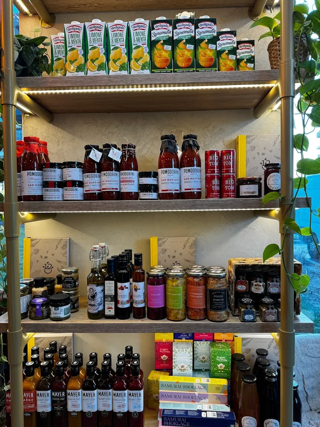 Bomiz Deli
