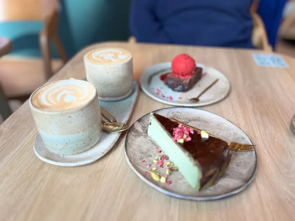 Bomiz Deli
