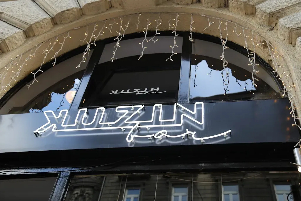 KUZIN Bar