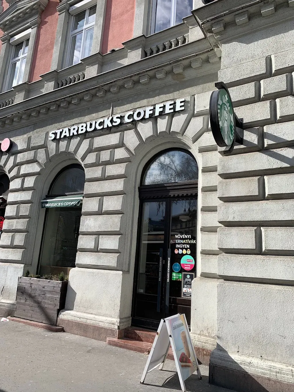 Starbucks Oktogon