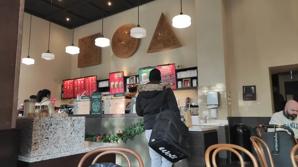 Starbucks Oktogon