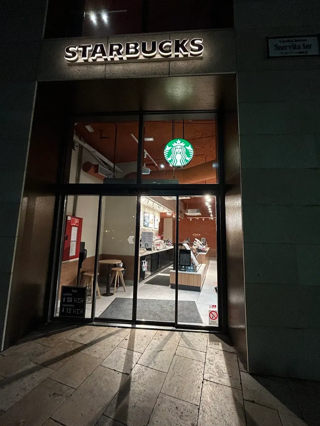 Starbucks Szervita