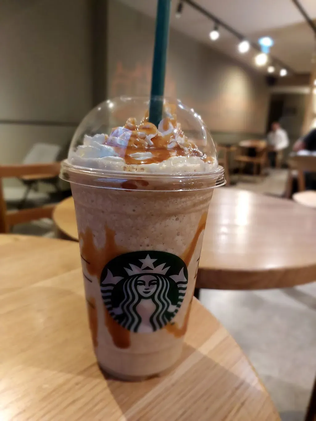 Starbucks Gozsdu
