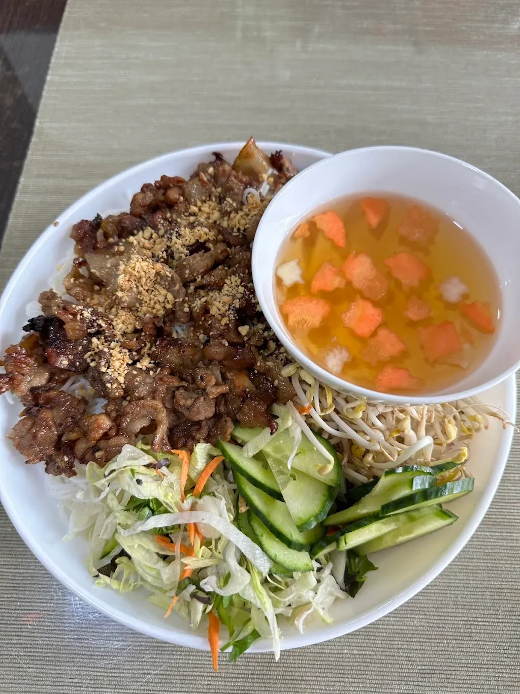 Dang Muoi Phở Attila út