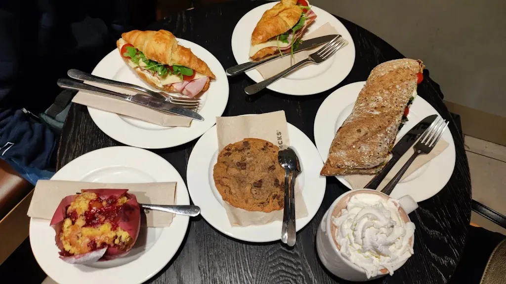 Starbucks Fővám