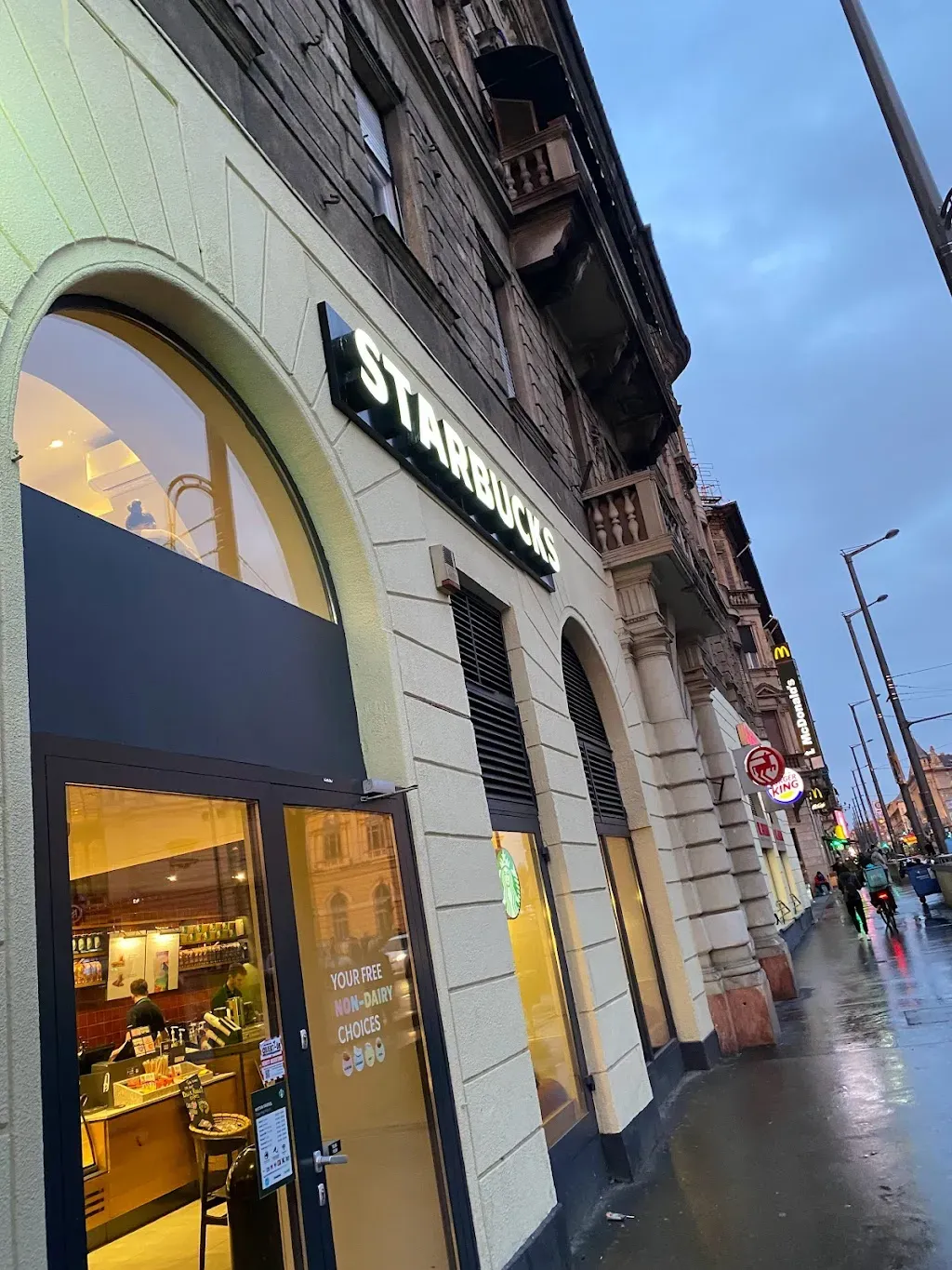 Starbucks Keleti