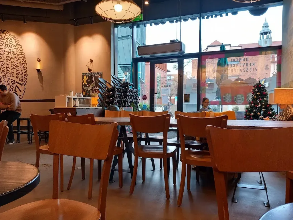 Starbucks Allee