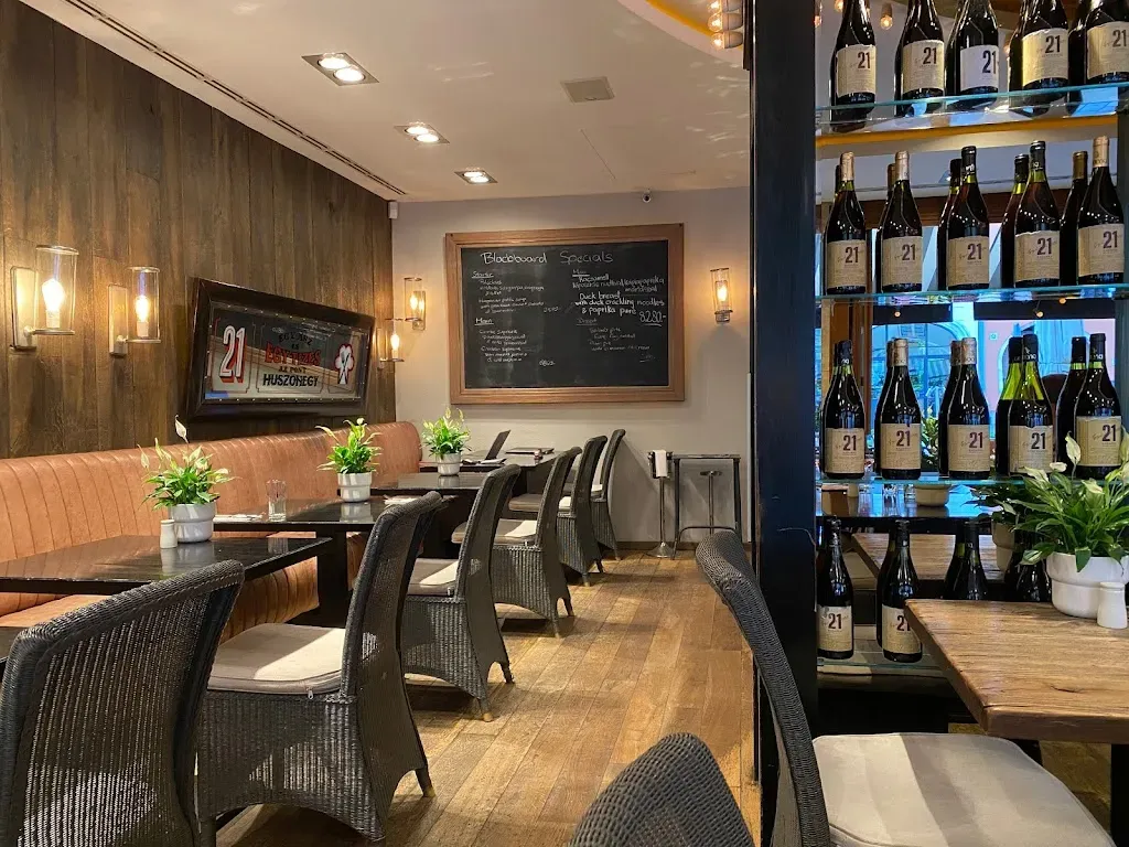 21 - Magyar Vendéglő - Hungarian bistro