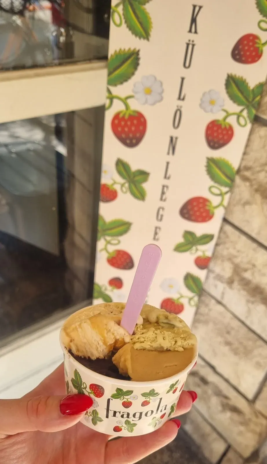 Fragola Terasz