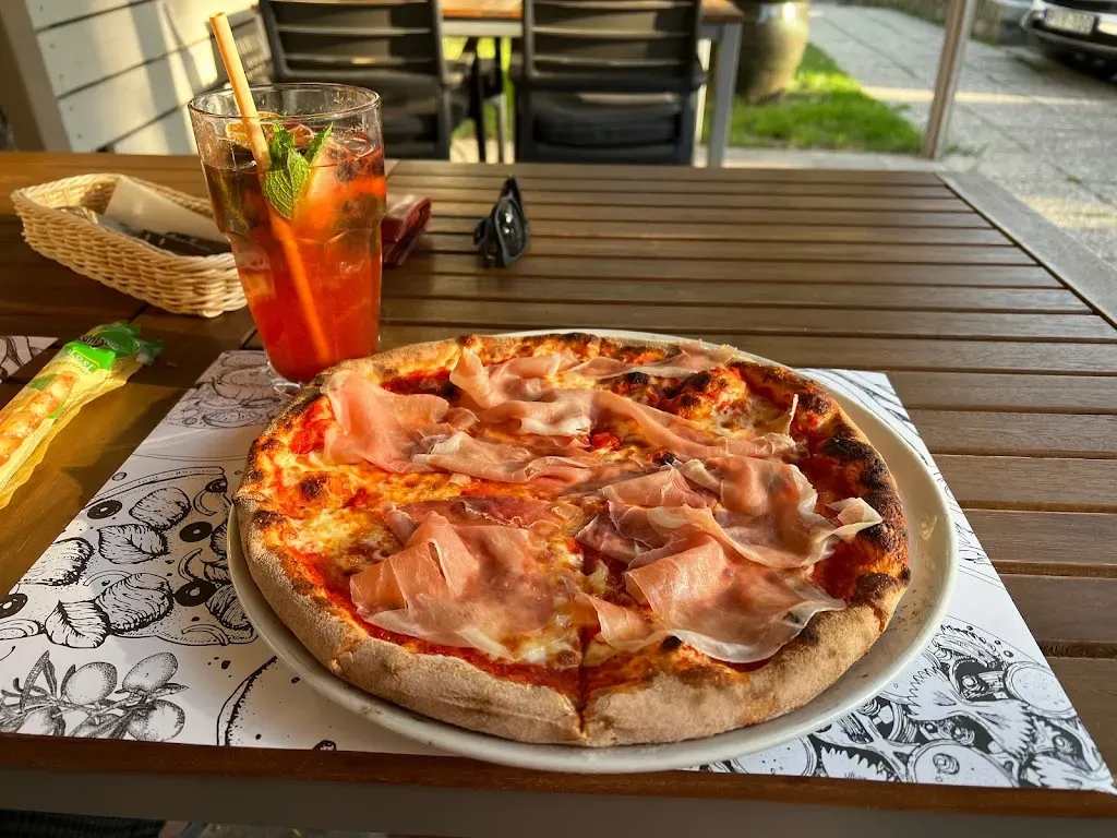 Fragola Terasz
