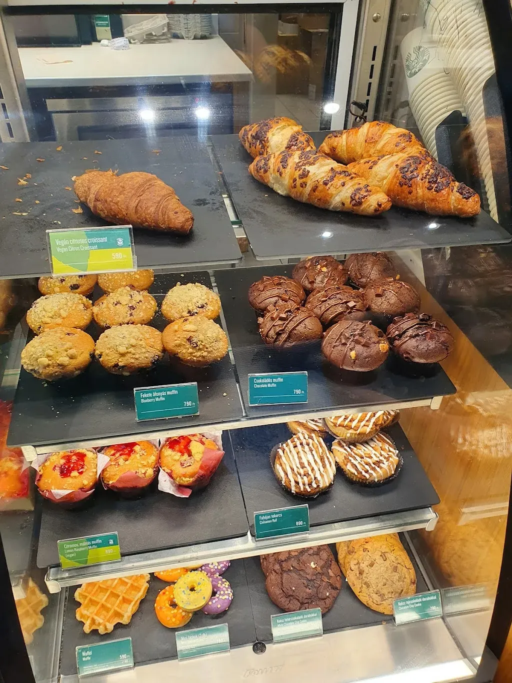 Starbucks Etele Plaza