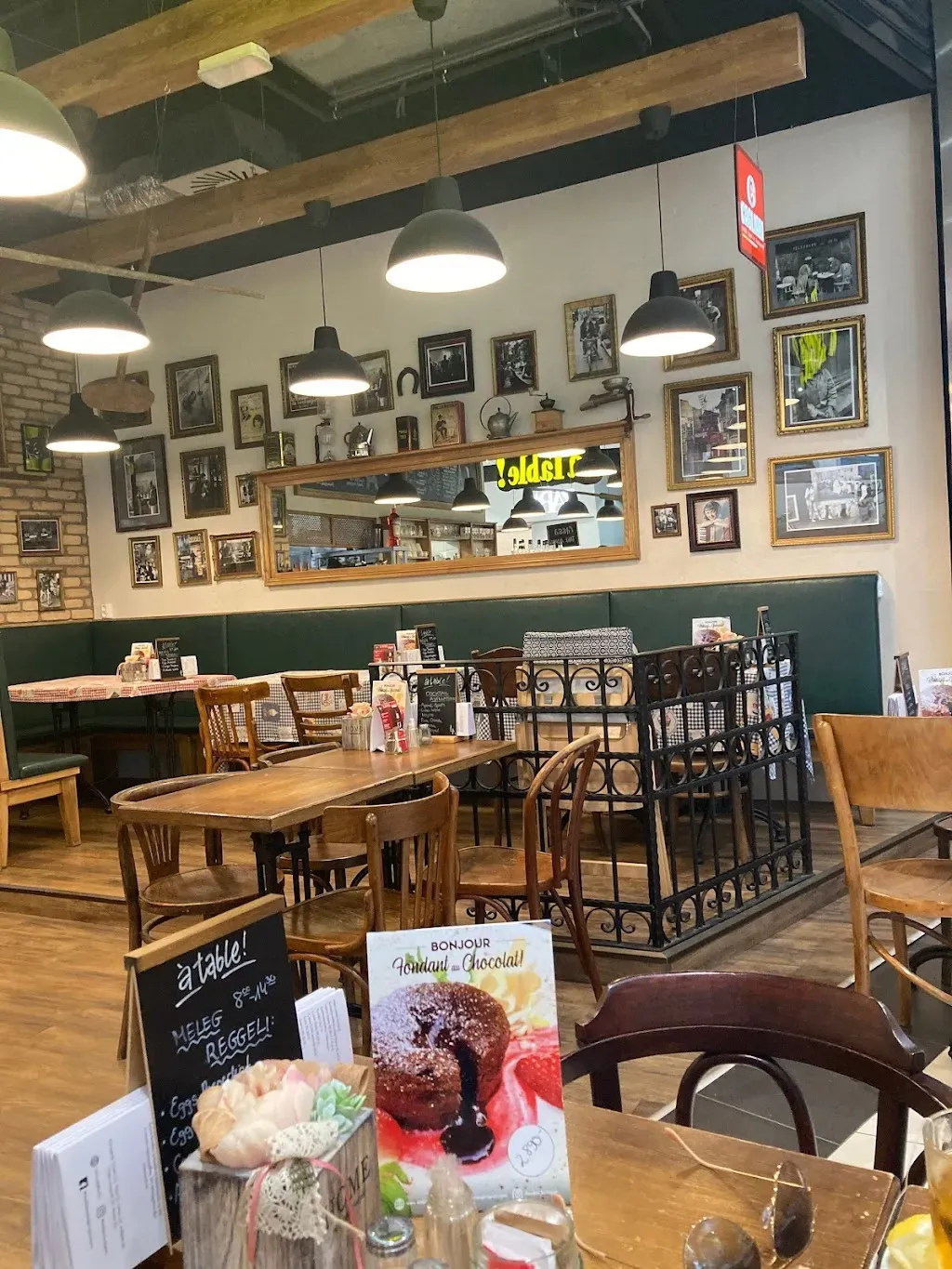 à table!