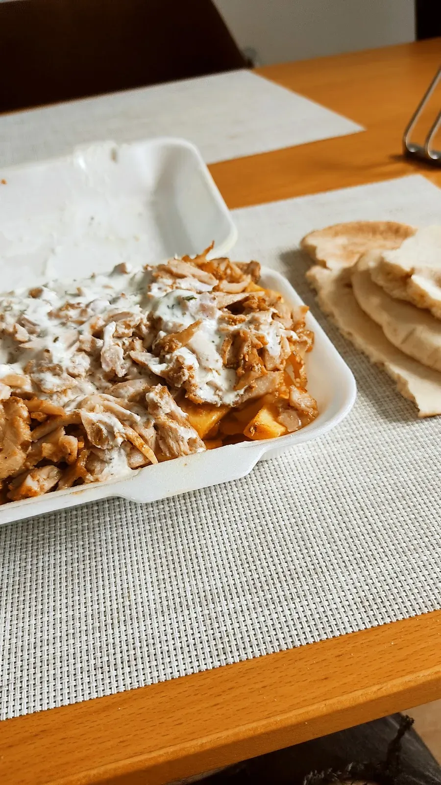 Cham Saláta Bár - Gyros - Haller utca