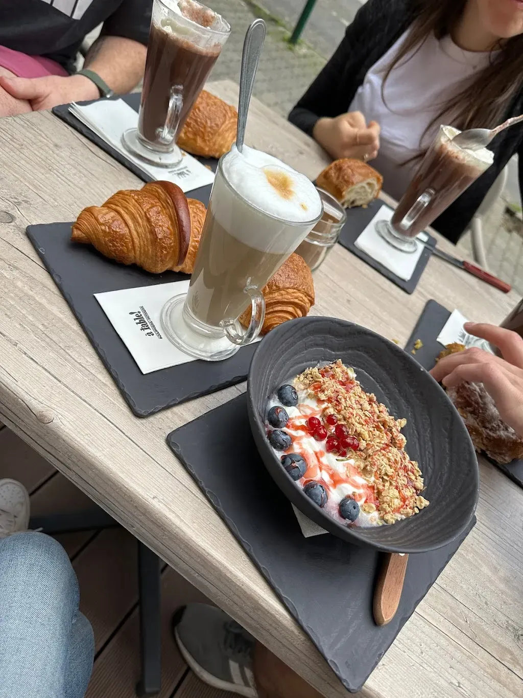 à table!