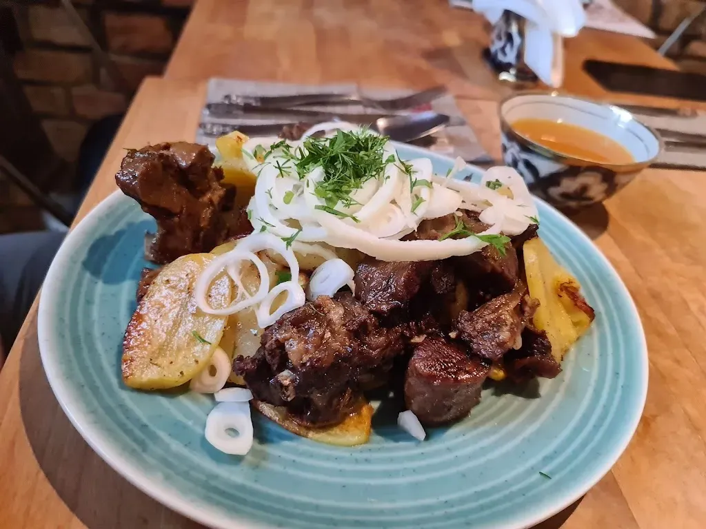 U AIPO Restauracja z kuchnią Kirgistanu