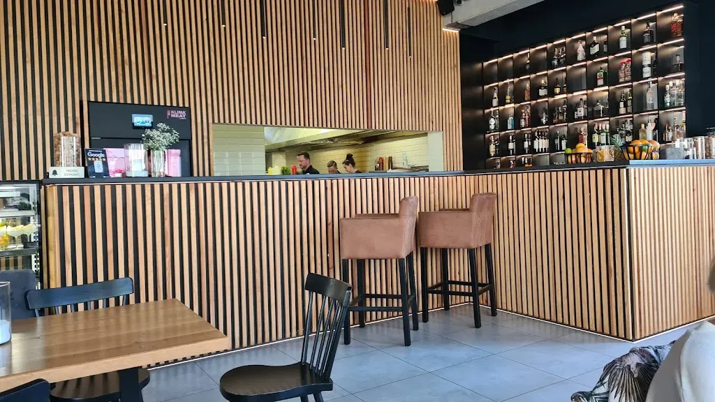 Restauracja "Anomalia"