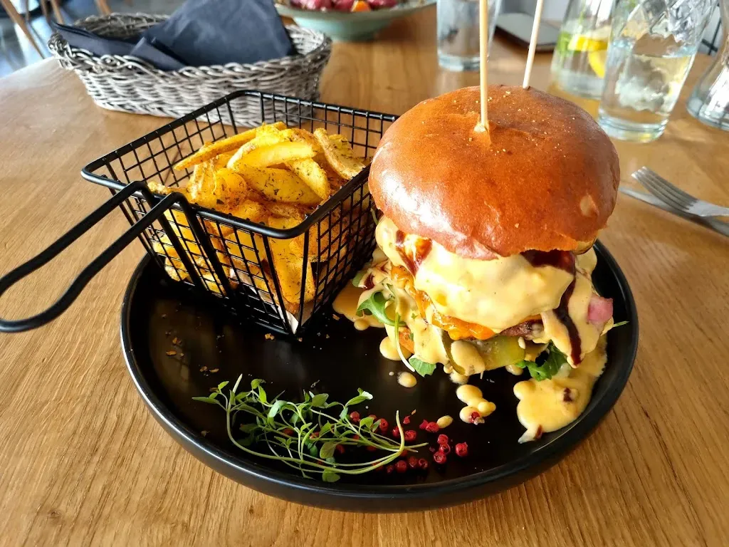 Restauracja "Anomalia"