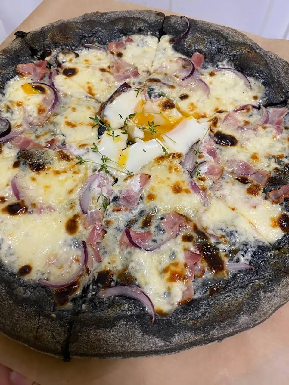 FACES - Pizza & Wine
