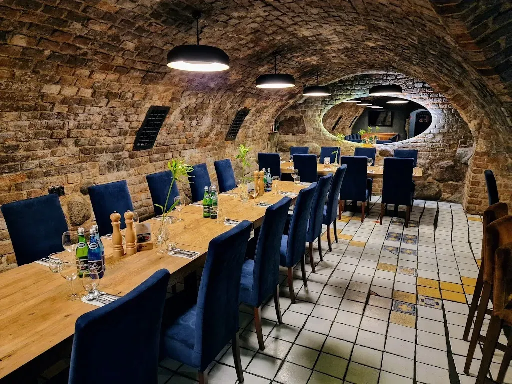 Ratuszova Restauracja & Apartamenty A.D. 1954