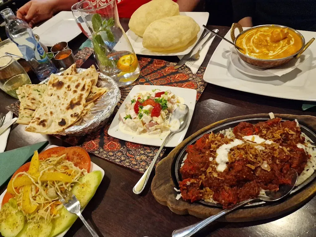 Taj-India. Restauracja indyjska