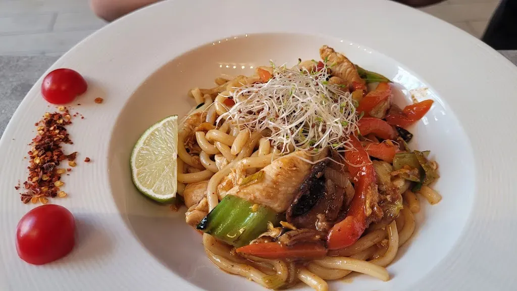 NOODLE STREET - THAI STREET FOOD