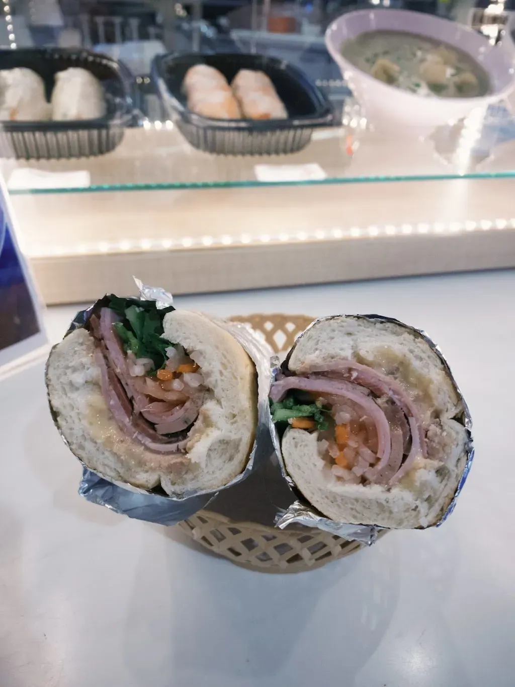Banh Mi Shop