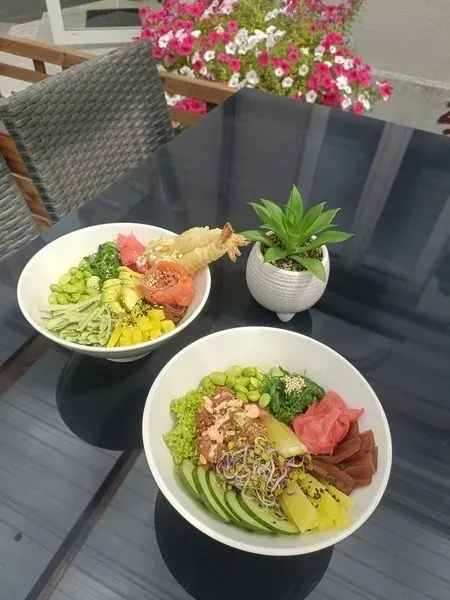 ROLLKA Sushi & More
