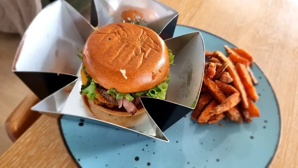 Master Burger