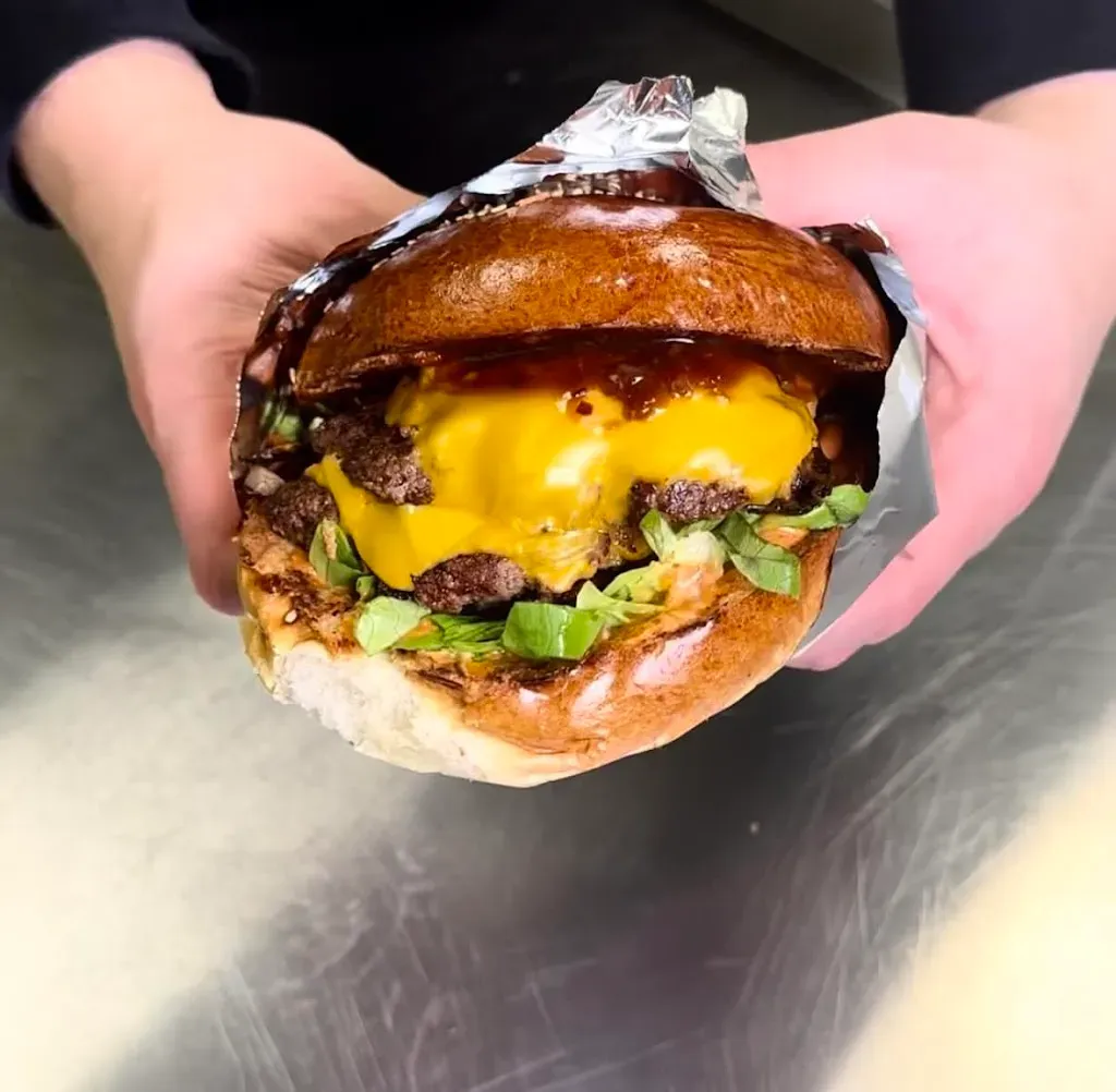 Roger That Foods - TAKEAWAY BURGER