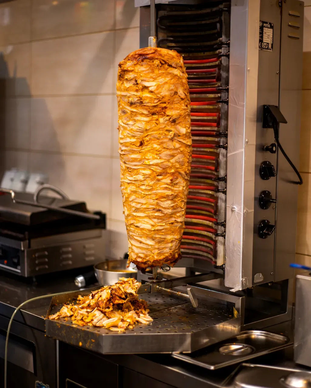 KEBAB - Grill and Roll - Kebab libański Warszawa - Kuchnia Bliskowschodnia