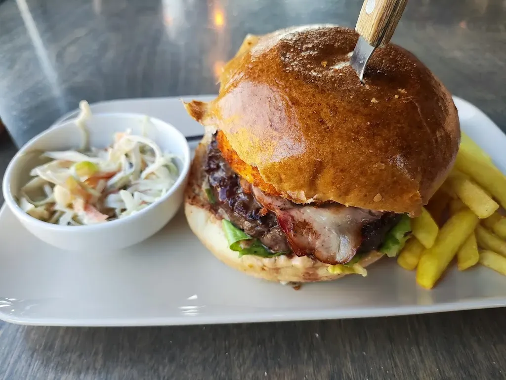 PoByku Burger Steak & Bar