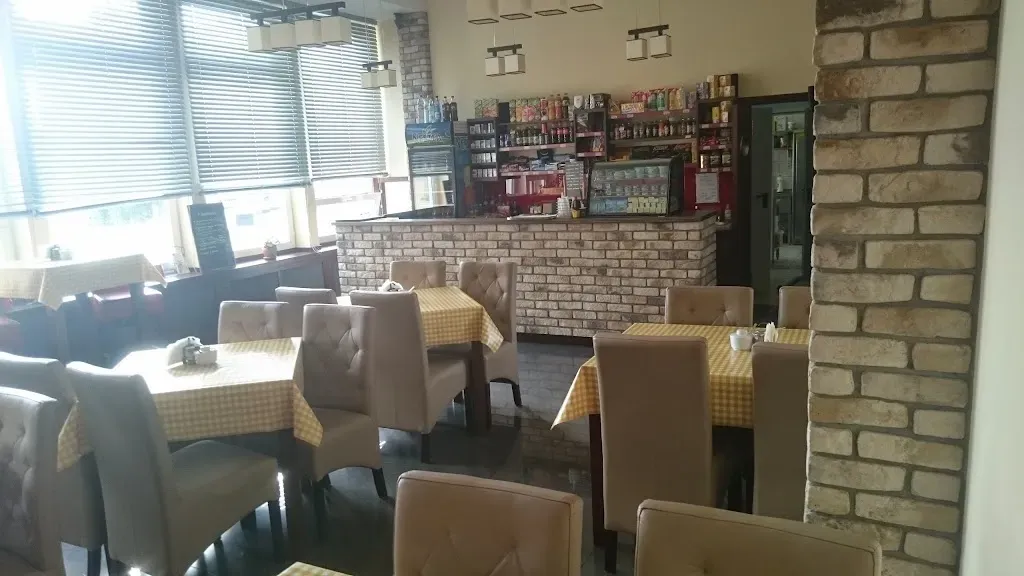 "LUNCH BAR Ratuszowa11" Obiady domowe.