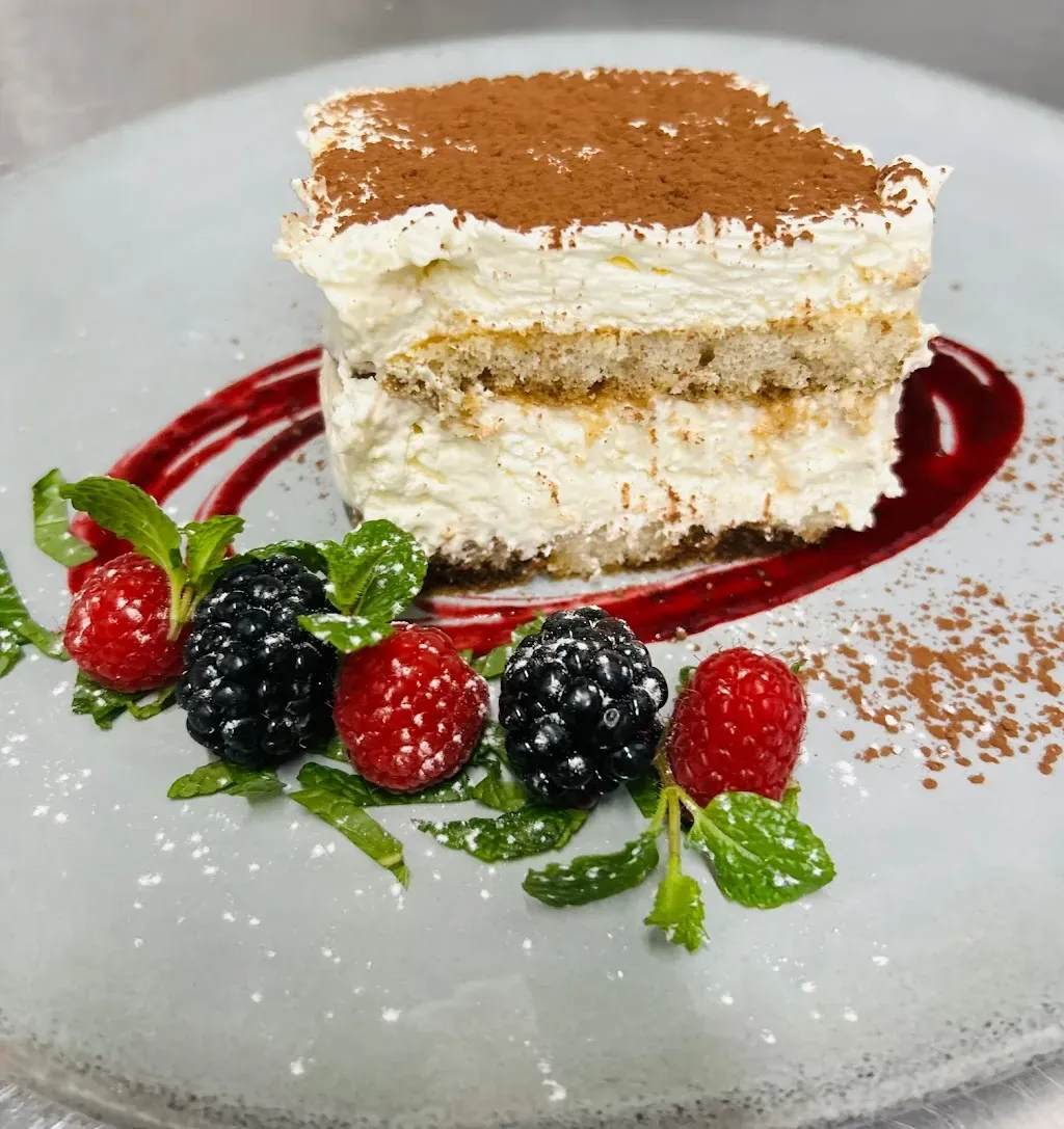 Passaparola Pizza & Bistro, pon.-sob. 13.00-21.30 (zamknięcie kuchni). Restauracja czynna do ostatniego gościa.