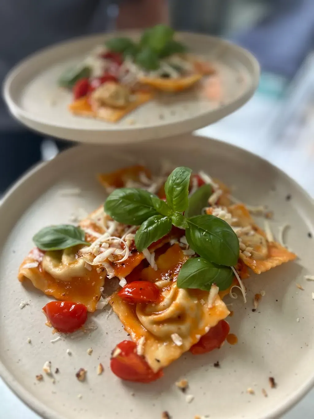 Passaparola Pizza & Bistro, pon.-sob. 13.00-21.30 (zamknięcie kuchni). Restauracja czynna do ostatniego gościa.