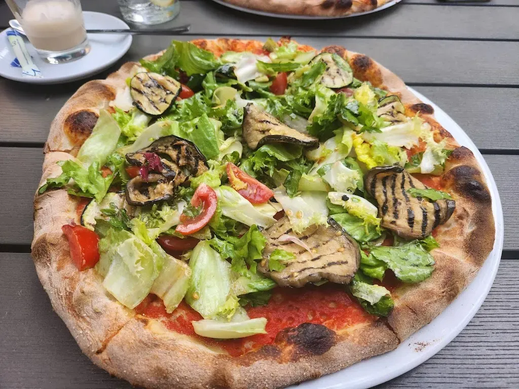Passaparola Pizza & Bistro, pon.-sob. 13.00-21.30 (zamknięcie kuchni). Restauracja czynna do ostatniego gościa.